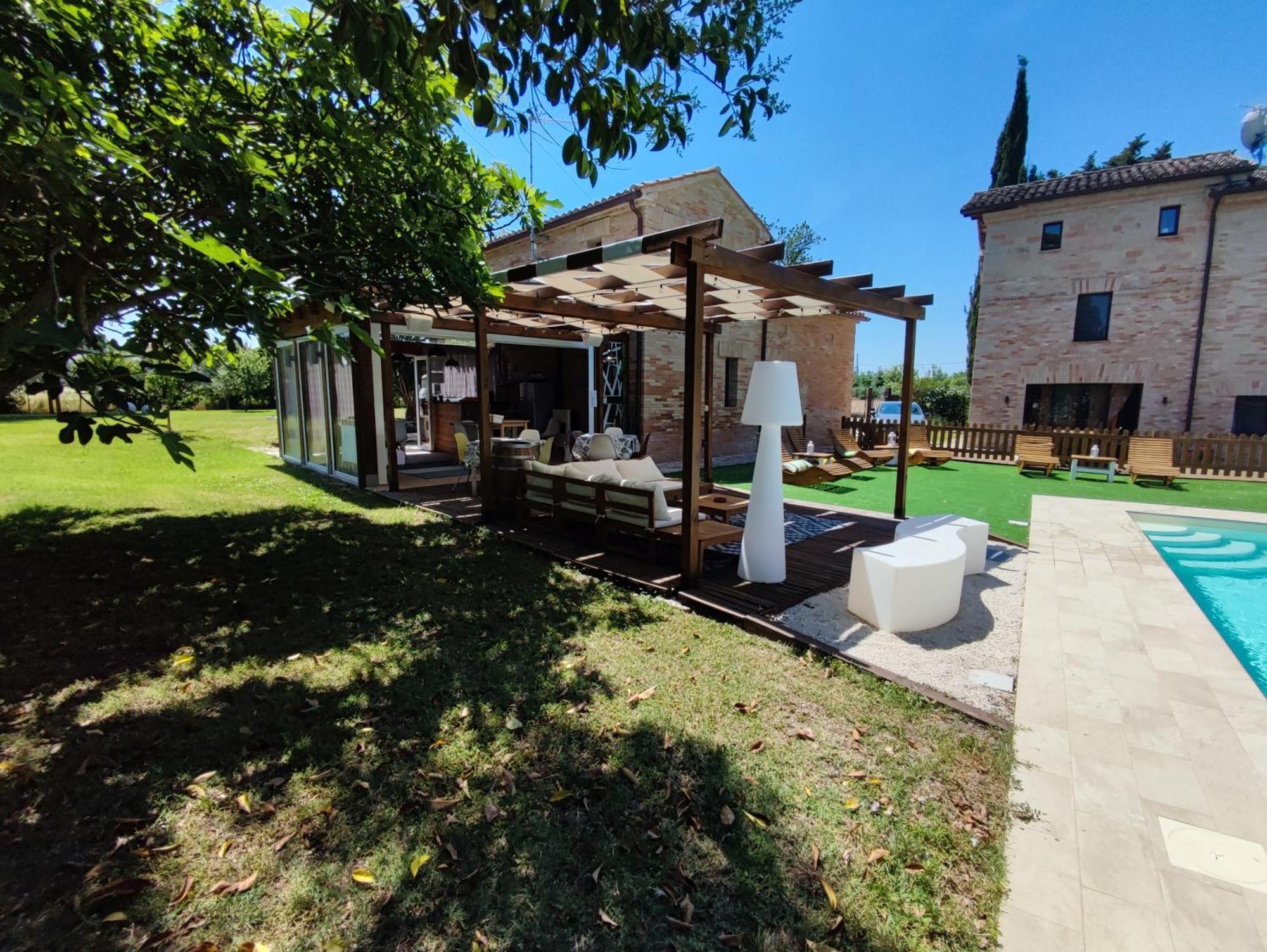 B&B Il Fienile Del Borgo Iesi Exterior photo